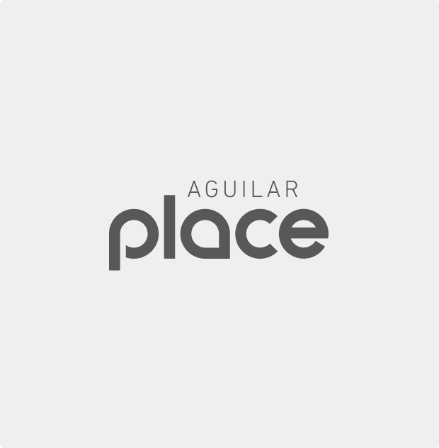 Aguilar place blanco